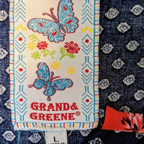 Grand & Greene Blue/Red Mixed Print Loose Fit Cropped Blouse Size Large - Picture 7 of 9